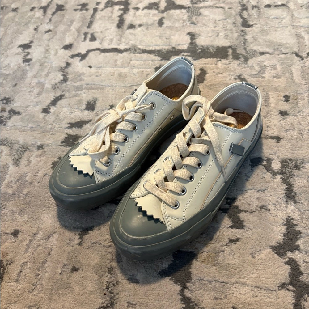Men's Low-Top Lace-Up Sneakers in Cream and Gray
